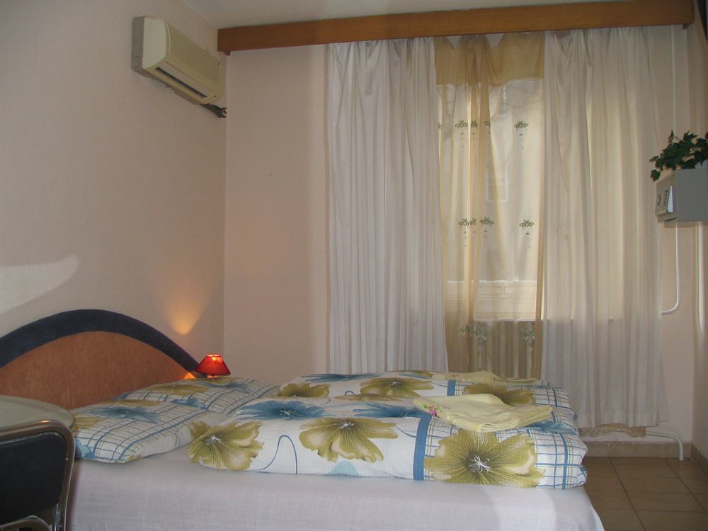 Apartment4You บูดาเปสต์ ภายนอก รูปภาพ